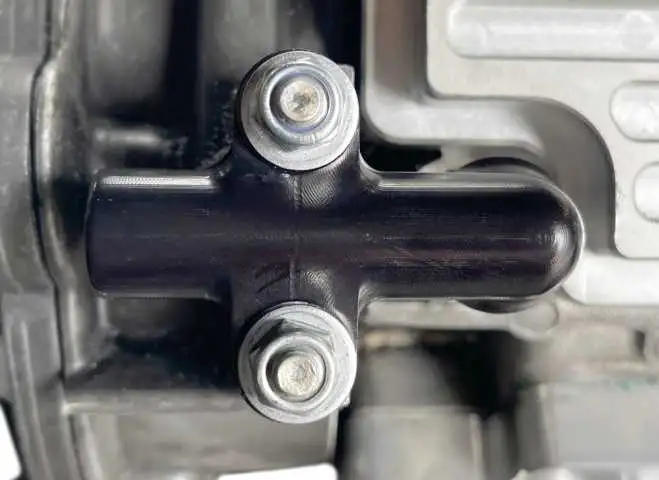 LN Engineering Billet Porsche 964/993 Chain Tensioner Oil Bridge - Image 4